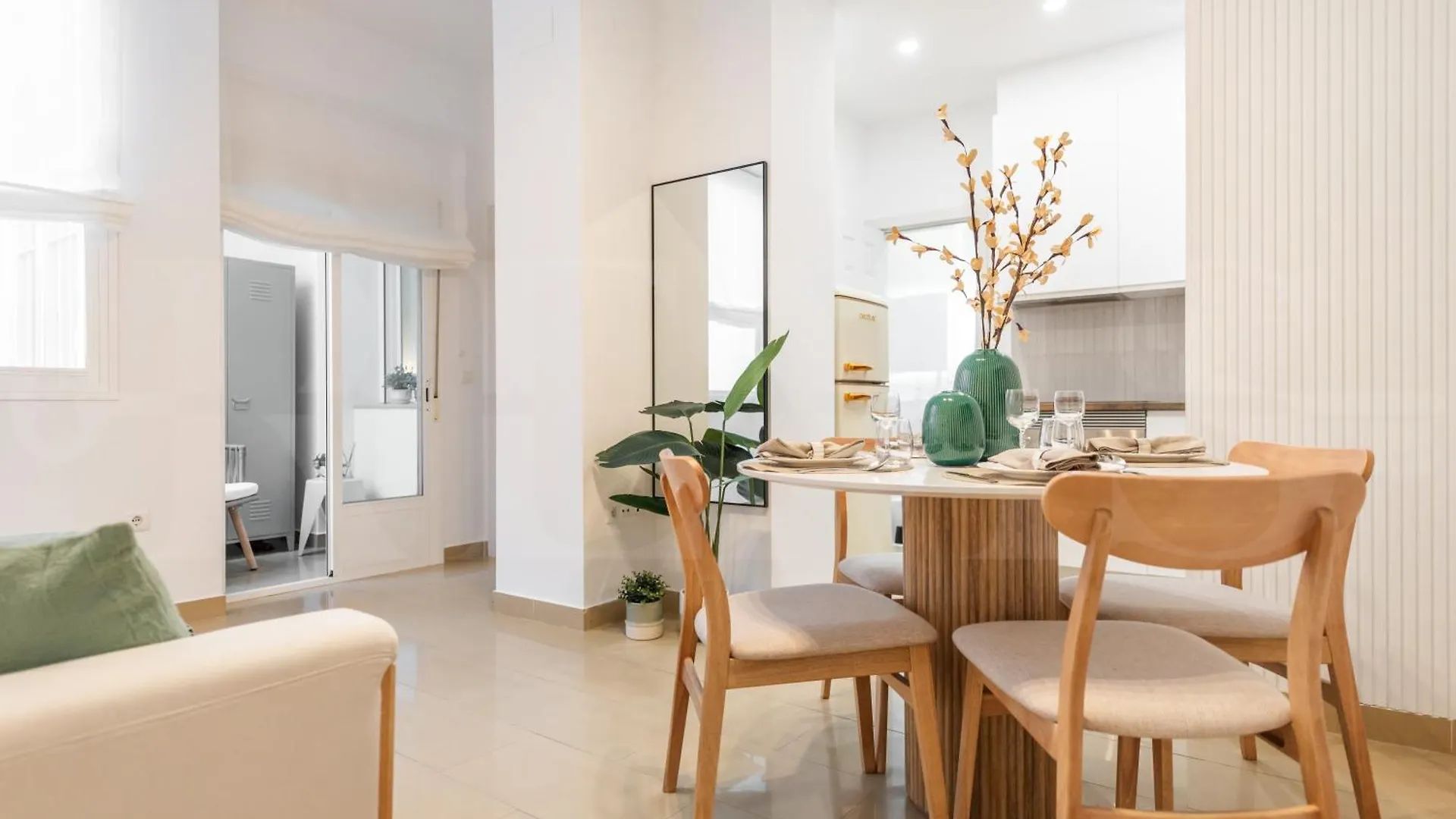 Cozy Apartment In The Heart Of Malaga By Rems contacts